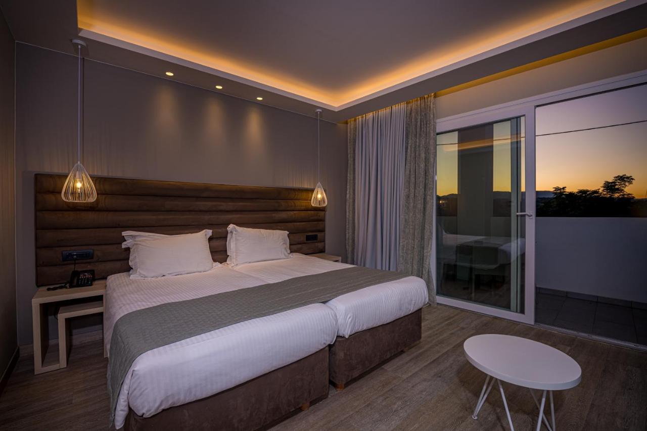 Hotel Alexandra & 4*
